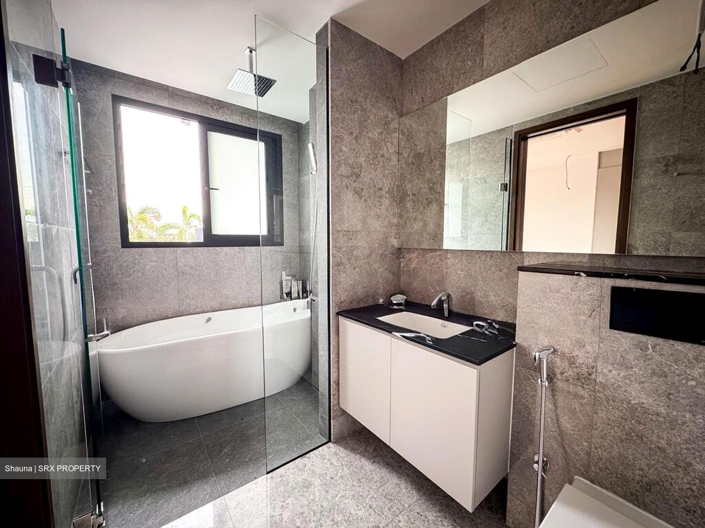 Lorong H Telok Kurau (D15), Terrace #495851641